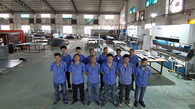 林森易潔門-員工開會(huì)分配任務(wù)