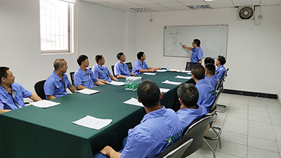 林森易潔門-車間員工開會